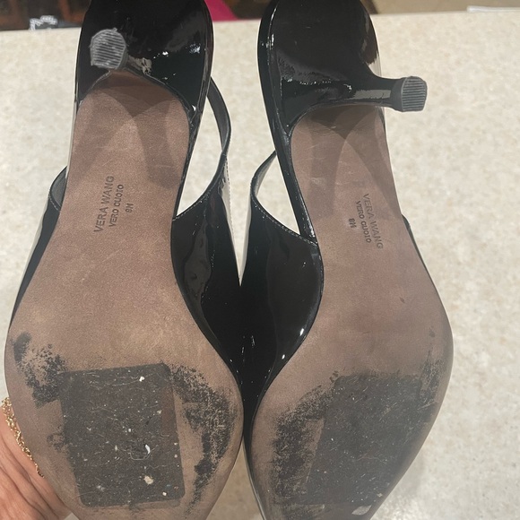 Vera Wang Kitten Heel pump - Picture 4 of 4